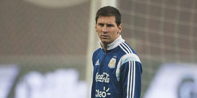 Diganggu Fans di Lapangan, Messi Justru Bersyukur 