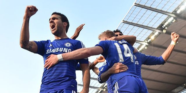 Dua 'Top', Modal Chelsea Balas Palace