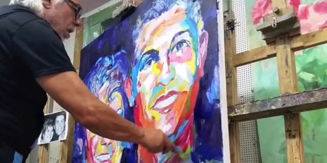 Seniman Portugal Terinspirasi Ronaldo dan Sang Ibu