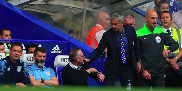 Mourinho: Saya Tak Berniat Berhenti Berjabat Tangan Lebih Awal