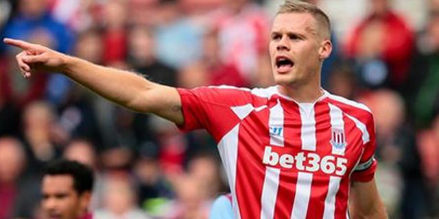 Minat MU Pada Shawcross Dimentahkan Stoke