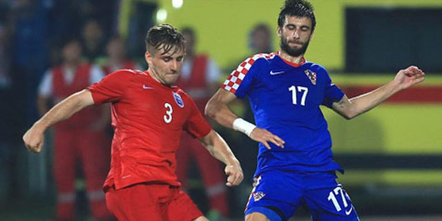 Van Gaal Senang Luke Shaw Bermain di timnas Inggris U-21