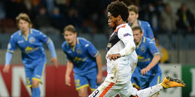 Samai Rekor Messi, Luiz Adriano Bahagia