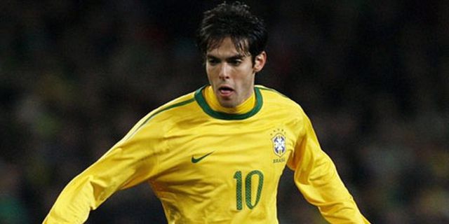 Kaka Bangga Kenakan Kembali Jersey Brasil Kaka Bangga Kenakan Kembali Jersey Brasil