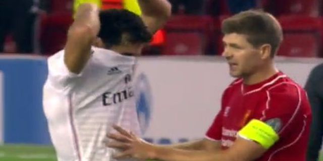 Video: Karena Balo, Gerrard Tolak Tukar Jersey Dengan Arbeloa