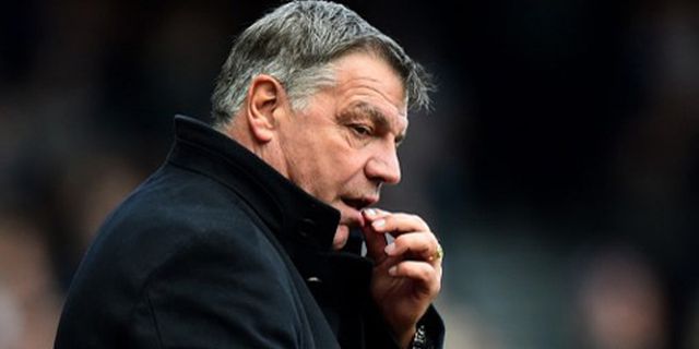 Kalahkan City, Big Sam Dapat SMS Mourinho