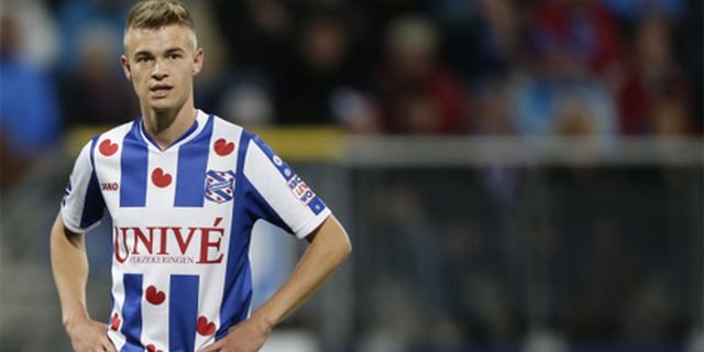 Ketertarikan MU Pada Sinkgraven Ditanggapi Pelatih Heerenveen