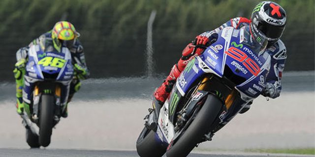 Rossi Lebih 'Tiru' Lorenzo Ketimbang Marquez