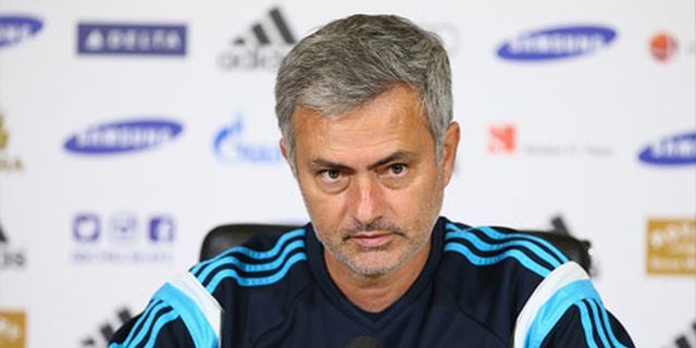 Mourinho Sebut QPR Akan Merepotkan Chelsea Mourinho Sebut QPR Akan Merepotkan Chelsea