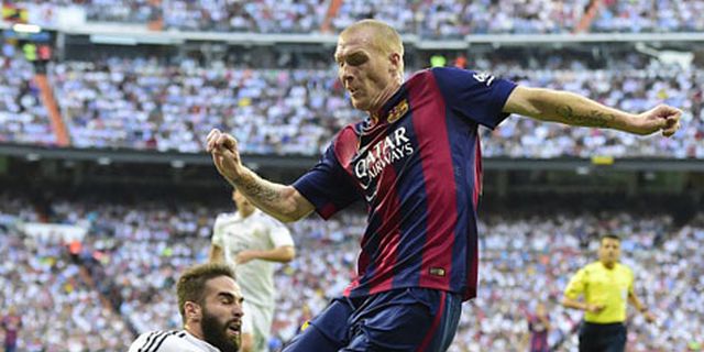 Cedera Betis, Mathieu Absen Tiga Pekan Cedera Betis, Mathieu Absen Tiga Pekan