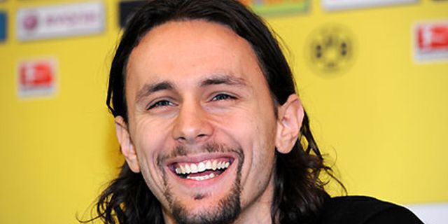 Juve Berbelok Kejar Neven Subotic