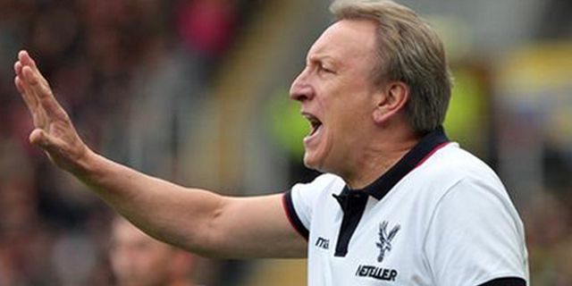 Warnock: Lawan MU, Palace Harusnya Dapat Penalti