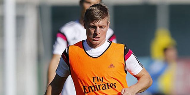 Legenda Belanda Ingin Kroos Rengkuh Ballon d'Or Legenda Belanda Ingin Kroos Rengkuh Ballon d'Or