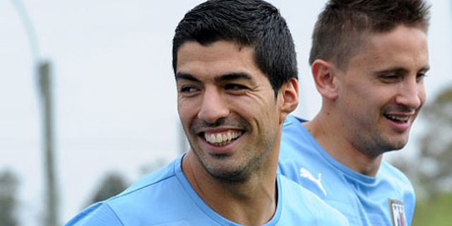 Suarez Senang Bisa Bantu Uruguay