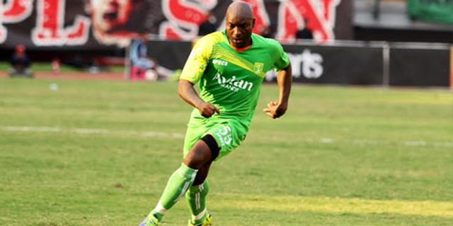 Pacho Kenmogne ke Arema Tergantung Keputusan Suharno