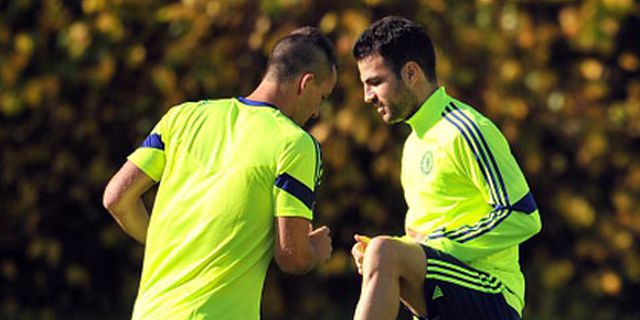 Fabregas Diperkirakan Fit Ladeni West Brom