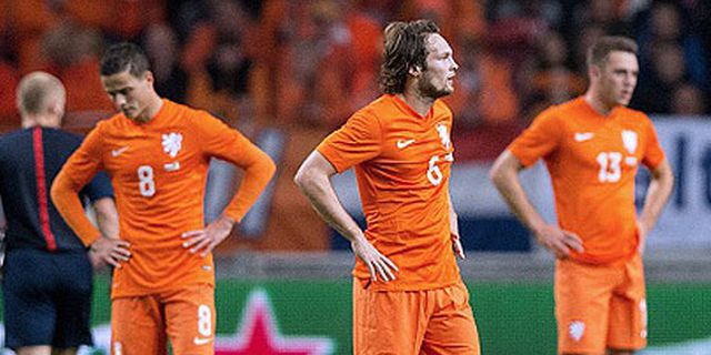 Dikritik Sneijder, Blind Tak Terima