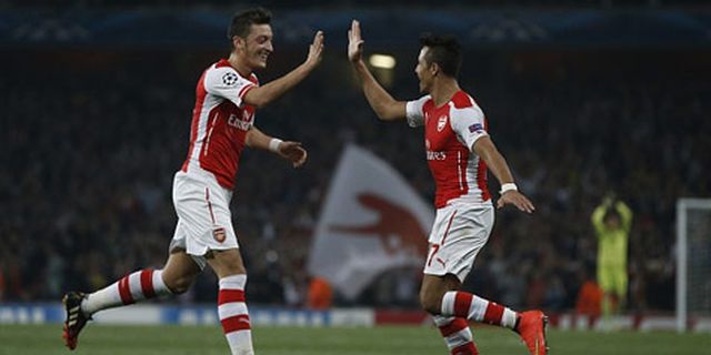 Wenger Bantah Ada Keretakan Antara Ozil dan Sanchez