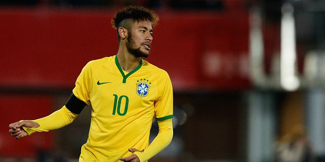 Diminta Tanda Tangan, Neymar Buang Pulpen Fans