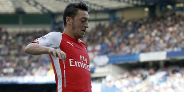 Ozil Tak Peduli Apa Kata Pers