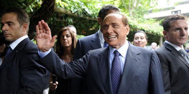 Berlusconi Wajibkan Rossoneri Habisi Nerazzurri