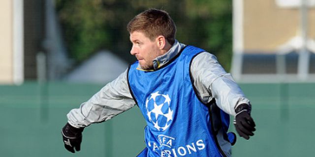 Rodgers Tak Terima Gerrard Dikritik