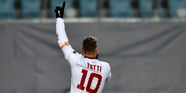Totti Pertajam Rekor di Liga Champions Totti Pertajam Rekor di Liga Champions