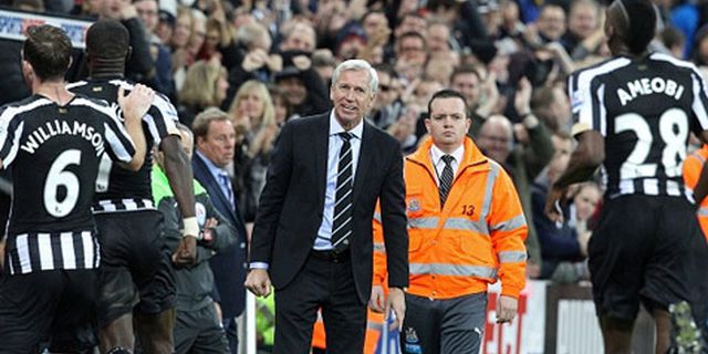 Magpies Incar Enam di Upton Park