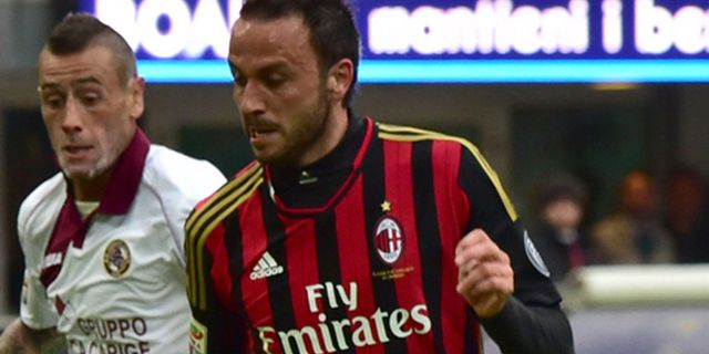 Milan Tak Akan Jual Pazzini di Januari Milan Tak Akan Jual Pazzini di Januari
