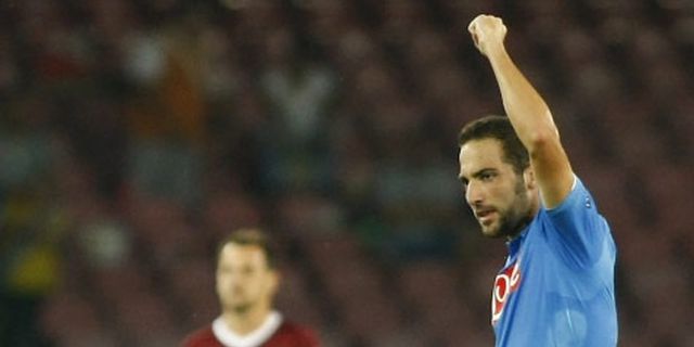 Higuain di Ambang Rekor Diego Maradona