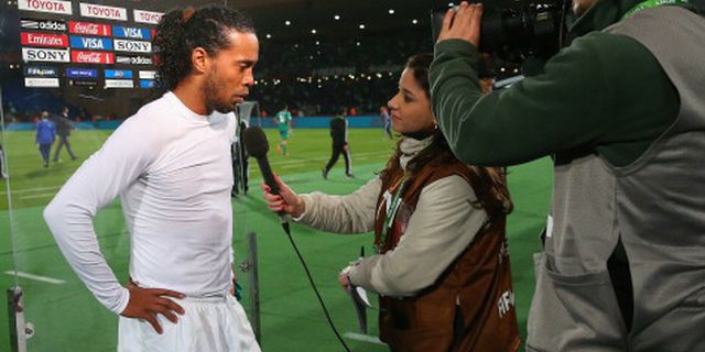 Ronaldinho: Mendengar Nama Barca Buat Saya Bahagia