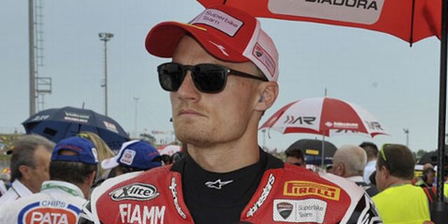 Bela Ducati WSBK, Chaz Davies Bidik MotoGP 2016