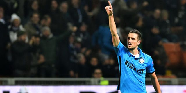 Kuzmanovic Keluhkan Minimnya Dukungan Para Suporter