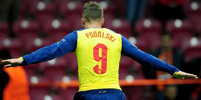 Podolski Senang Bantu Arsenal Menang