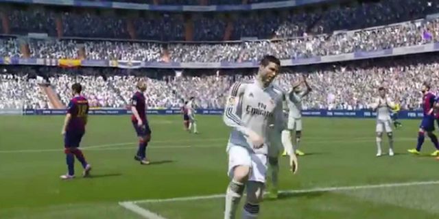 Free Kick Ronaldo Virtual Kalahkan CR7 Asli