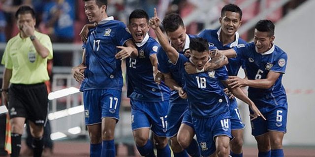Tiki-taka Selevel Barca, Thailand Hancurkan Malaysia Tiki-taka Selevel Barca, Thailand Hancurkan Malaysia