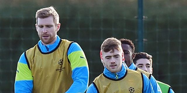 Wenger Bela Duo Mertesacker-Chambers Wenger Bela Duo Mertesacker-Chambers