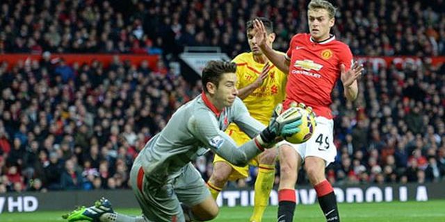 Geser Mignolet, Jones Ogah Jadi Cadangan Lagi