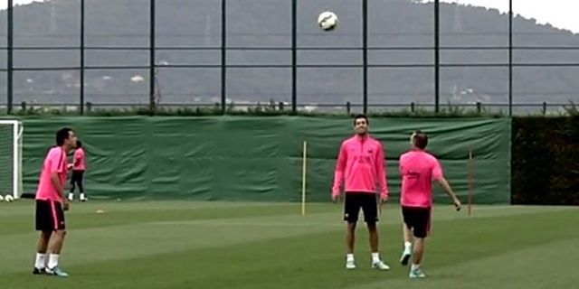 Video: Skill Kontrol Bola Istimewa Tiga Bintang Barca