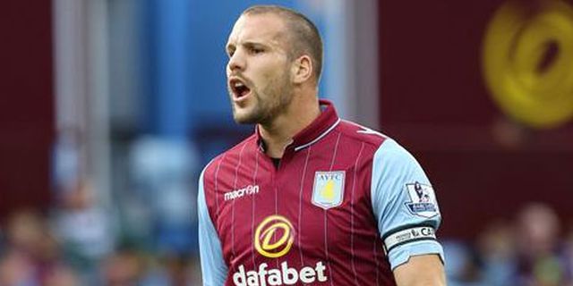 Vlaar: Tak Ada Tawaran Dari Manchester United