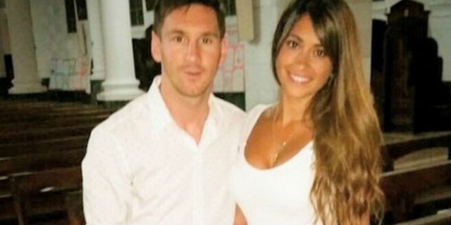 Usai Diejek Netizens, Messi Tambah 'Tattoo' Baru di Kakinya Usai Diejek Netizens, Messi Tambah 'Tattoo' Baru di Kakinya