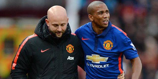 Cedera Hamstring, Ashley Young Absen Beberapa Pekan