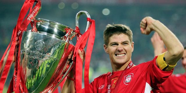 Zidane: Loyal, Gerrard Dua Kali Tolak Real Madrid