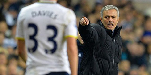 Kritik Wasit, Mourinho Kini Minta Maaf