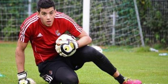 Timnya Dicibir Xavi, Kiper Sociedad Bereaksi