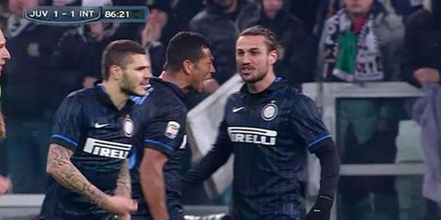 Video: Kesal Tak Diumpan, Osvaldo Labrak Icardi di Lapangan