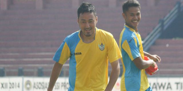 Persik Menang Berkat Persik Mania