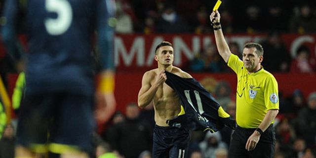 Koeman Tak Suka Selebrasi Lepas Baju Dusan Tadic