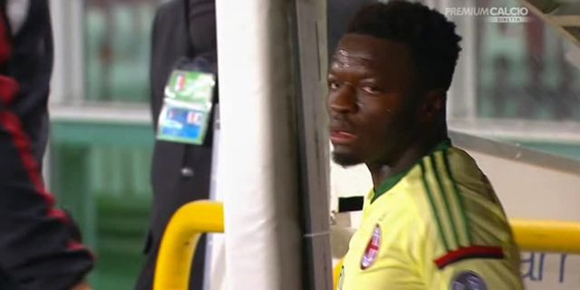 Video: Kesal Diganti, Muntari Bikin Onar di Bench Milan