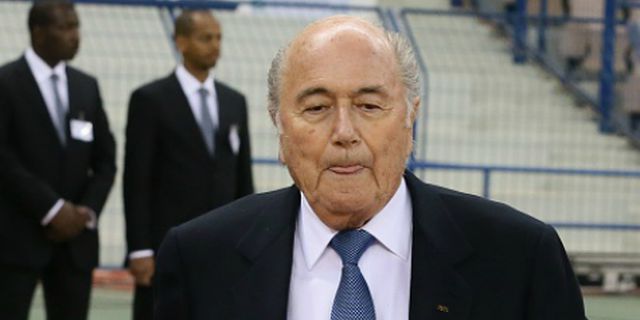 Blatter: Barca Harus Belajar Caranya Kalah